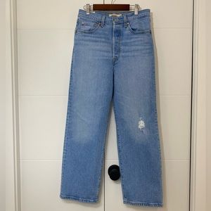 Levi’s Ribcage Jeans in light blue size 28